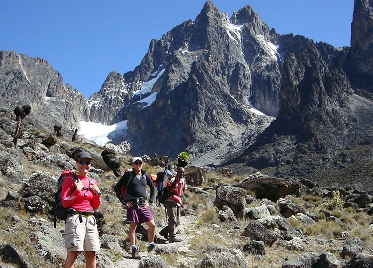 5-days-mount-kenya-climbing-sirimon-chogoria-route
